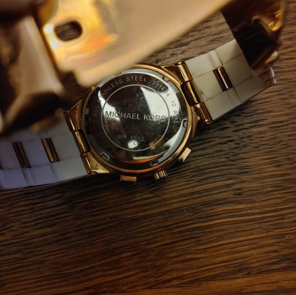 Michael Kors Ladies Watch - Picture 5 of 6